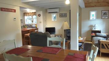 TV, fireplace, DVD player, books