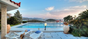 Athens Lagonisi Villa Ioanna 6 habitaciones, 5 baños, piscina en la playa, 4 estaciones