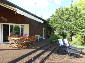 تناول الطعام بالخارج