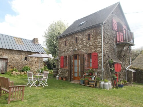 Intimate stone-built stable, suitable for couples in a rural setting