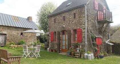 Intimate stone-built stable, suitable for couples in a rural setting