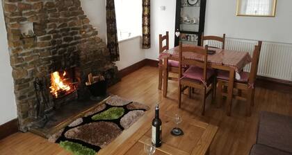 COTTAGE COSY AVEC REAL FIRE ET VUES FABULEUX EN CARMARTHENSHIRE, WALE