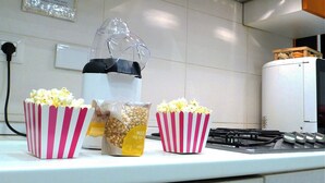 Kaffetrakter/tekoker, kjøleskap, mikrobølgeovn og ovn