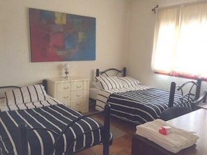 6 bedrooms, travel cot, free WiFi, bed sheets