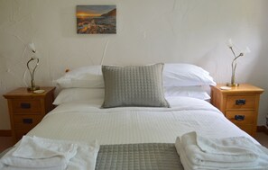 1 slaapkamer, een strijkplank/strijkijzer, gratis wifi, beddengoed