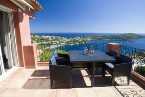 Outdoor dining - Apartment Rooftop Villefranche-Sur-Mer (Villefranche-Sur-Mer)