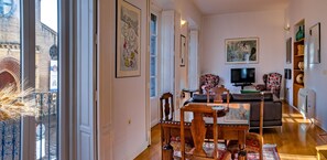 TV, books, music library, stereo