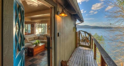 Cabaña de 3 dormitorios con magníficas puestas de sol y playa privada