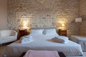 5 bedrooms, iron/ironing board, travel cot, free WiFi