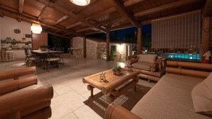 Outdoor dining - Casa Natia - Luxury Villa with pool (Modica)