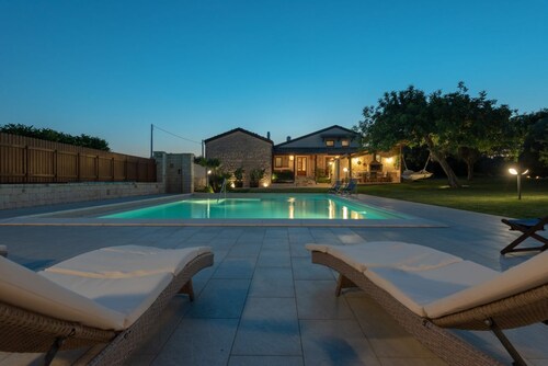 Casa Natia - Luxury Villa with pool