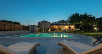 Casa Natia - Luxury Villa with pool