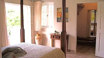 7 bedrooms, in-room safe, desk, iron/ironing board