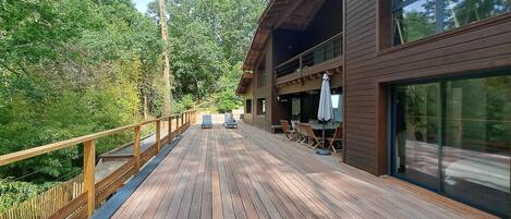 تناول الطعام بالخارج