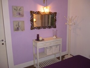 3 chambres, fer et planche à repasser, Wi-Fi, draps fournis