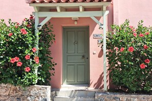 Exterior detail - Stunning Sea&Mountain View, Hammocks on Roof Terrace and Kids Area (Rethymno)
