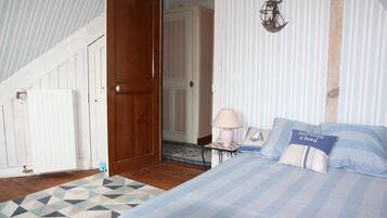 3 chambres, fer et planche Ă repasser, draps fournis