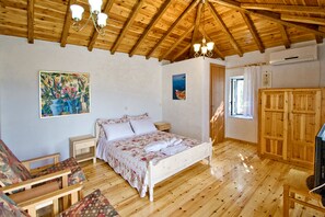 1 غرفة نوم ومكواة/لوح كي وخدمة الإنترنت وملاءات أسرّة