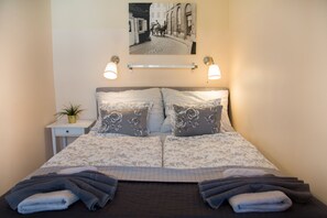 2 chambres, fer et planche à repasser, accès au Wi-Fi (inclus)