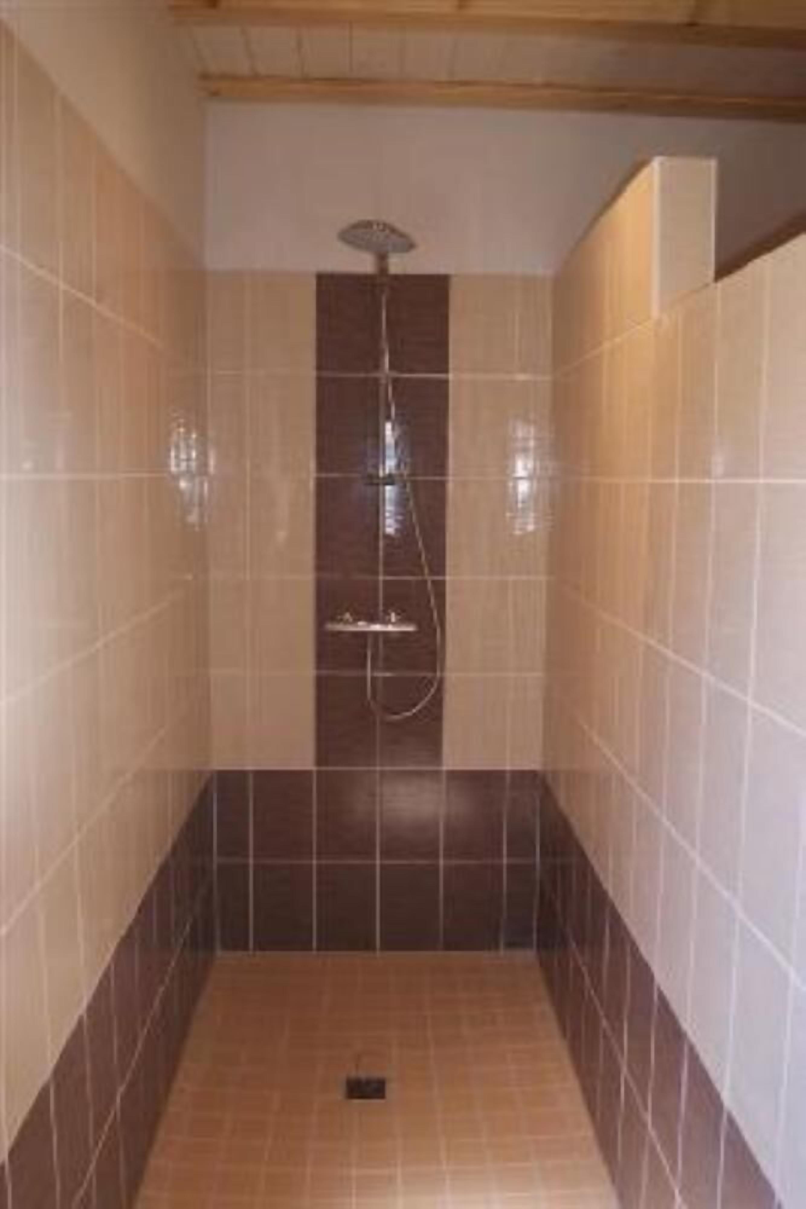 Baignoire, sèche-cheveux