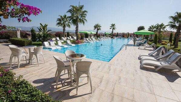 Indoor pool, outdoor pool