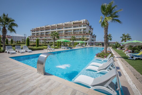 Innenpool, Außenpool