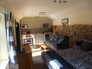 1 bedroom, travel crib, WiFi