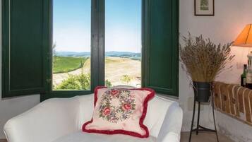 Fernseher, Kamin, DVD-Player, Tischtennisplatte