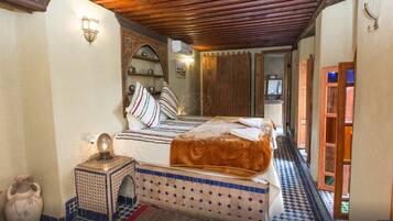 Superior double room with 1 king size bed & 1 single bed
