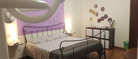 1 chambre, fer et planche Ă repasser, Wi-Fi, literie fournie