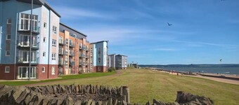 Élégant appartement côtier (rez-de-chaussée)