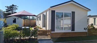 Luxury Chalet for 4 p on Holiday Park Zonnedorp (Renesse, the Netherlands)