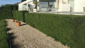 Unclassified image, 5 of 33, button - Breathtaking sea view in exclusive design villa!  (Tourrettes-Sur-Loup)