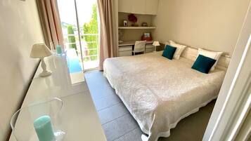 2 slaapkamers, een strijkplank/strijkijzer, gratis wifi, beddengoed