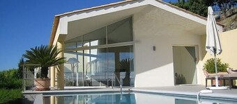 Breathtaking sea view in exclusive design villa! 