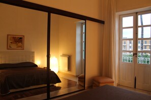 2 habitaciones, tabla de planchar con plancha, wifi y ropa de cama 