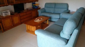 TV - Apartment with pool on the beach of Tamariu (Tamariu)