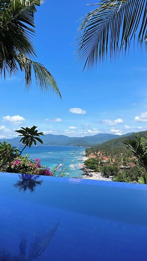 Outdoor pool - Sea & mountain view villa with pool, tropical garden and amazing staff (Candidasa)