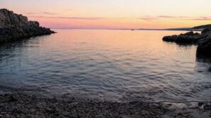 Nær stranden