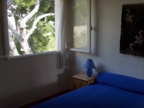 2 bedrooms, iron/ironing board, travel cot, WiFi
