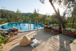 A heated pool - Villa Mary in Chiantishire and just 20 minutes from Florence is the perfect base (Impruneta)