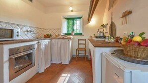 Coffee/tea maker, oven, stovetop, dishwasher - Villa Mary in Chiantishire and just 20 minutes from Florence is the perfect base (Impruneta)