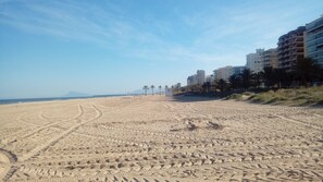Beach nearby - Families only. Penthouse duplex apartment in Playa de Gandía (Gandía)