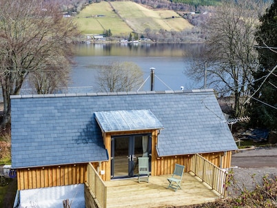 Luxury Croft over looking Loch Ness & Urquhart Bay. Loch Views. 