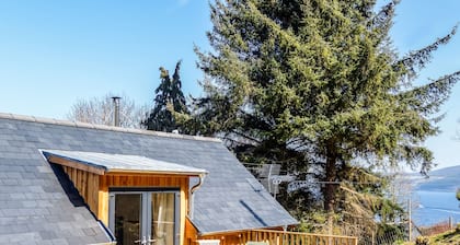 Luxus Croft mit Blick auf Loch Ness & Urquhart Bay. Loch Ansichten.