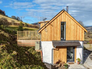 Exterior - Luxury Croft over looking Loch Ness & Urquhart Bay. Loch Views.  (Drumnadrochit)