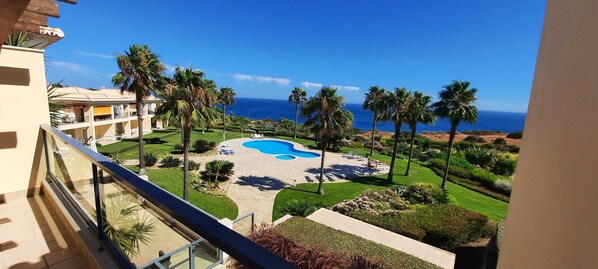 Piscine couverte, piscine extérieure