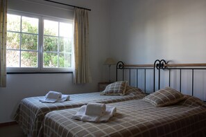 2 chambres, fer et planche à repasser, lit parapluie, Wi-Fi gratuit