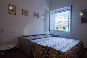 2 makuuhuonetta, silitysrauta/-lauta, ilmainen Wi-Fi