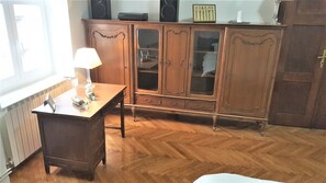 4 Schlafzimmer, Bügeleisen/Bügelbrett, Internetzugang, Bettwäsche